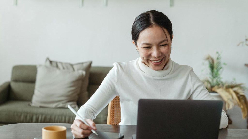 recruiting remote workers-min